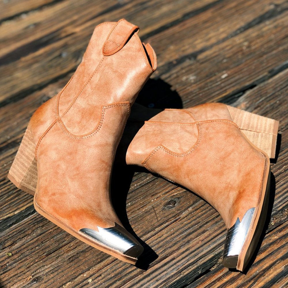 NEW Distressed Nude PU Leather Metal Toe Block Heel Cowgirl Western Ankle Boots - Picture 12 of 15